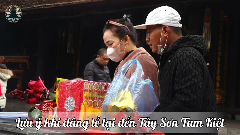 Lưu ý khi dâng lễ tại đền Tây Sơn Tam Kiệt