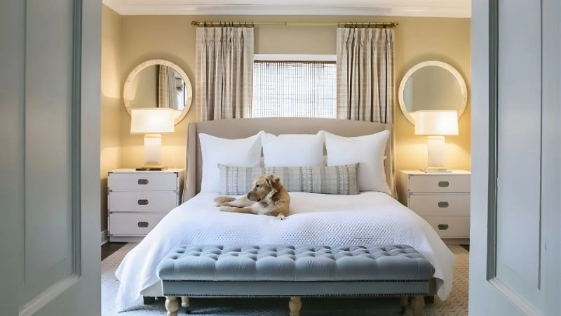 Đặt đầu giường sát cửa sổ làm tán khí ngưng tụ