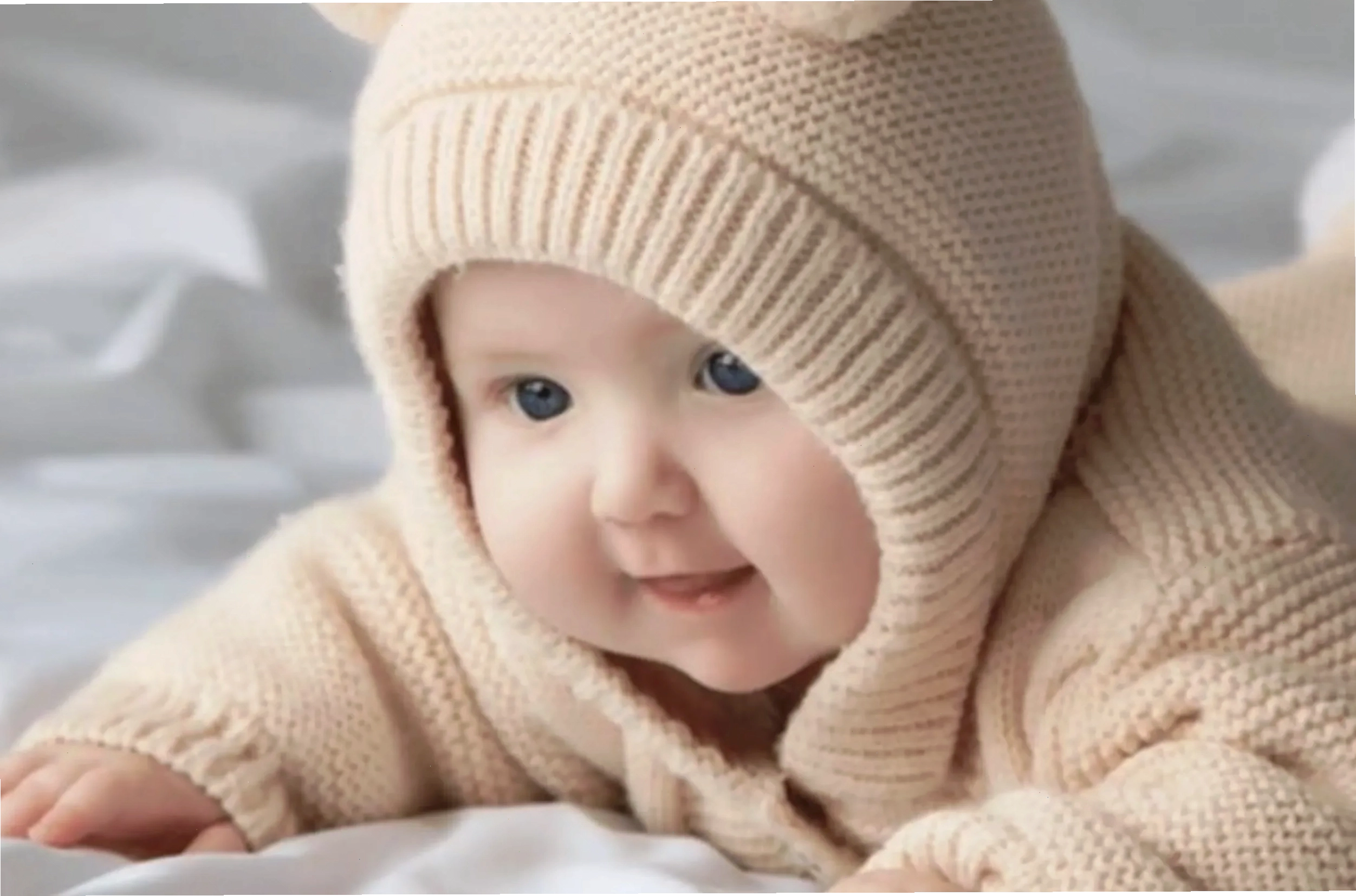 Ảnh em bé dễ thương làm avatar đôi bạn thân