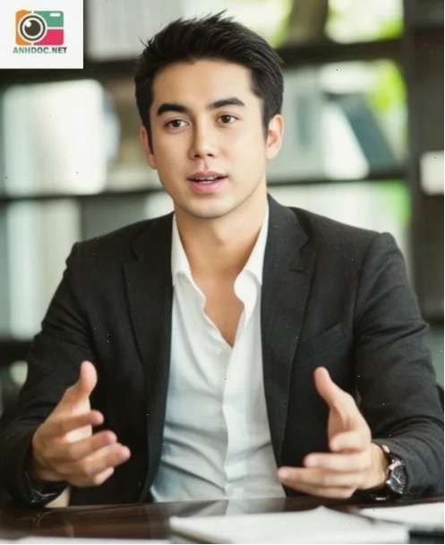 Ảnh trai đẹp K12 với nụ cười tươi tắn