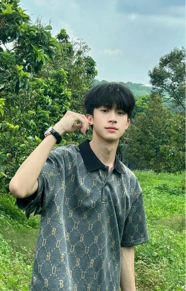 Ảnh trai đẹp K9 cute với nụ cười tỏa nắng