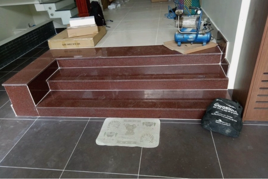 Bậc tam cấp đẹp, hài hòa với cảnh quan xung quanh