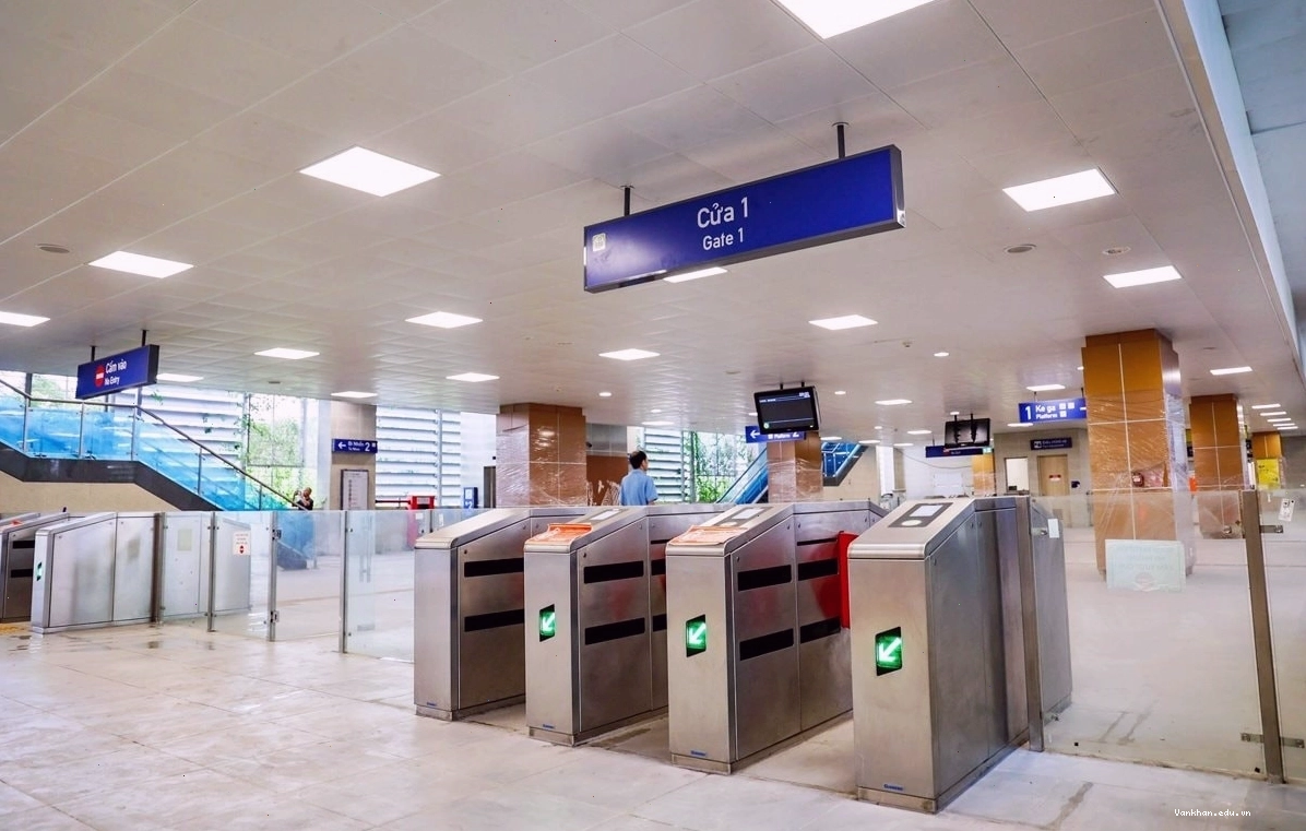 Biển chỉ dẫn chi tiết tại nhà ga metro