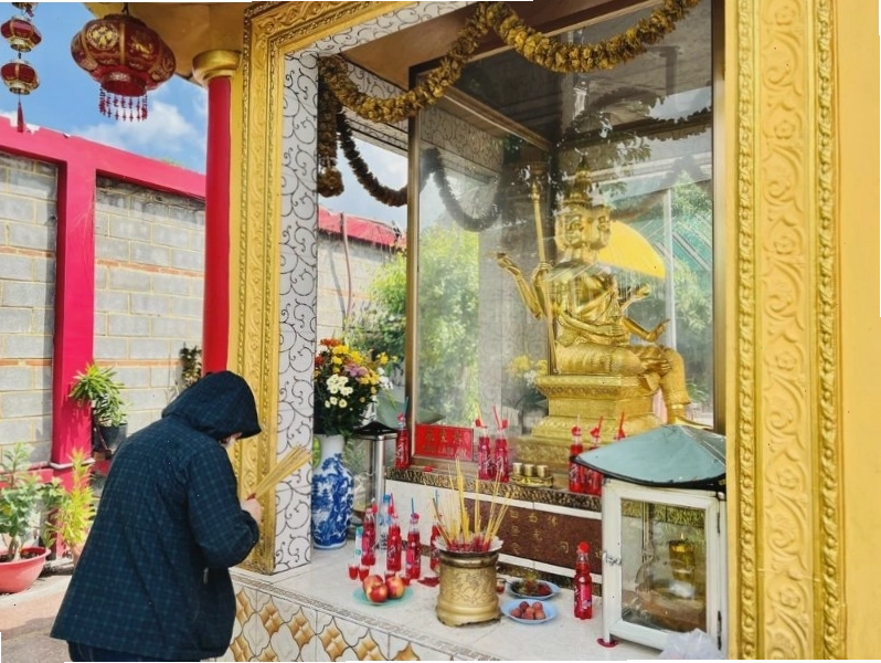 Các tôn tượng Phật tại Chùa Bốn Mặt
