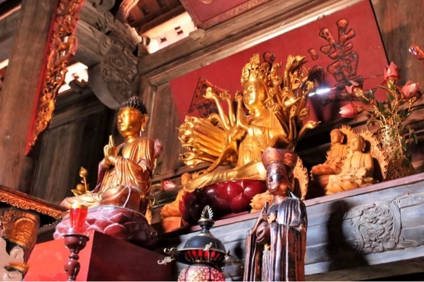 Cảnh quan thanh tịnh quanh khu vực chùa Kim Liên