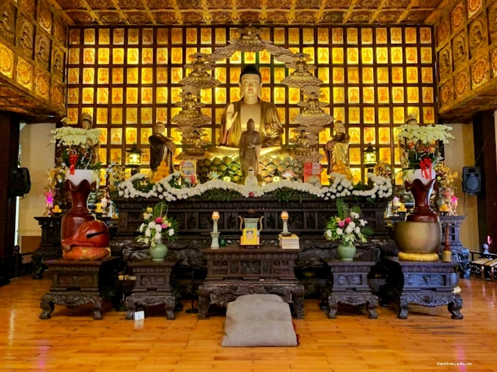 Chánh điện trang nghiêm tại Chùa Từ Quang