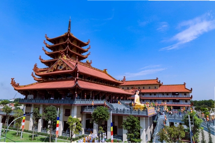 Chùa Bát Bửu Phật Đài Bình Chánh, một địa điểm tâm linh thanh tịnh