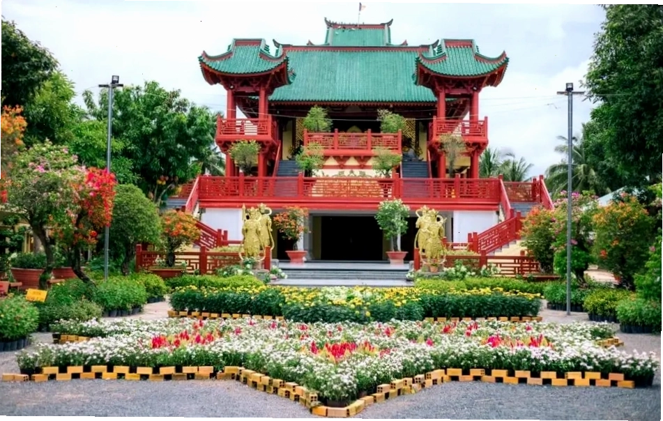 Chùa Lầu An Giang - một địa điểm không thể bỏ lỡ khi du lịch miền Tây