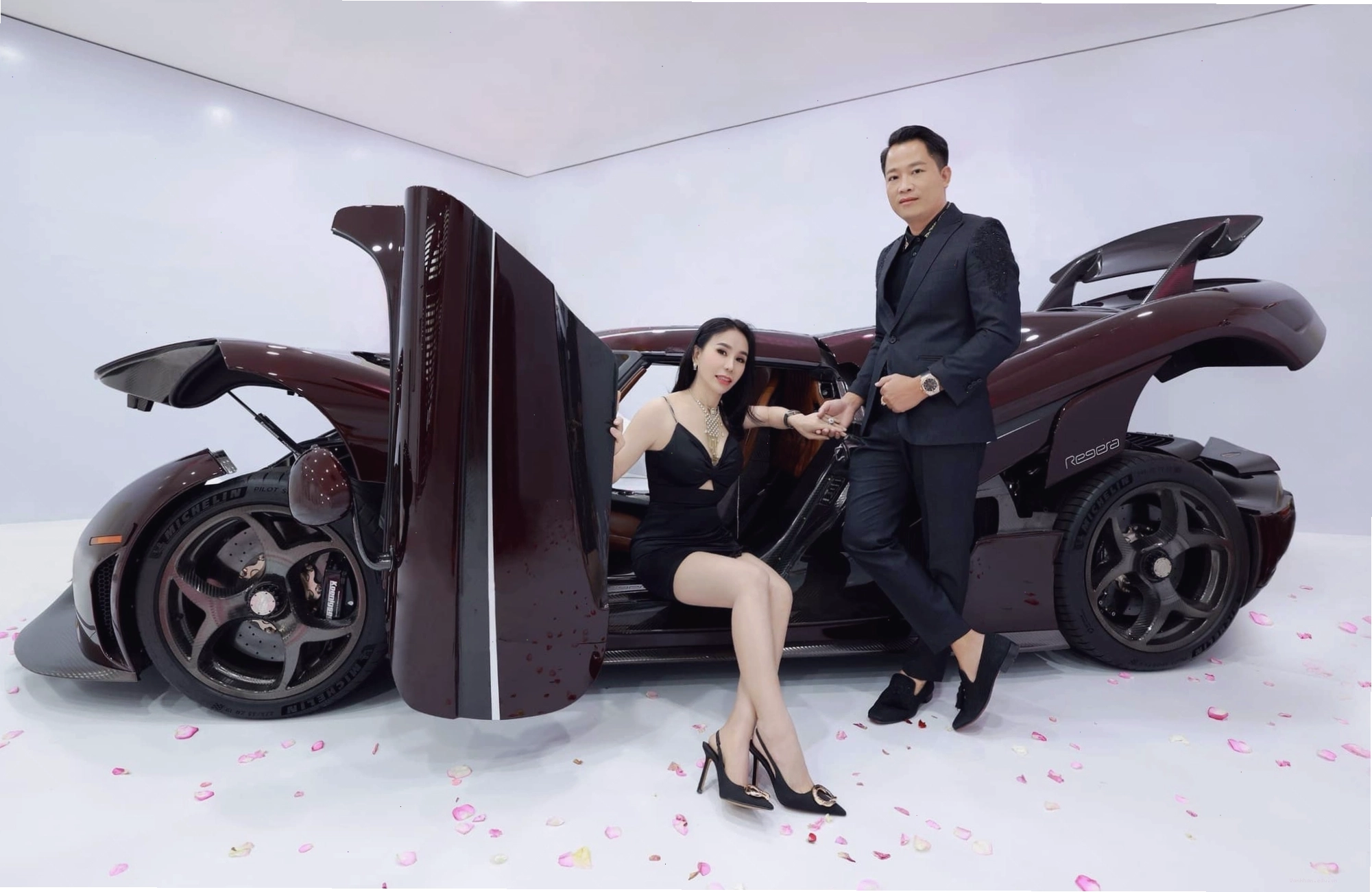 Chuyện tình kỳ lạ của Hoàng Kim Khánh và Mailisa
