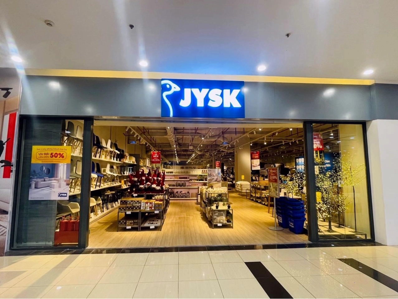 Cửa hàng JYSK với các sản phẩm nội thất và trang trí