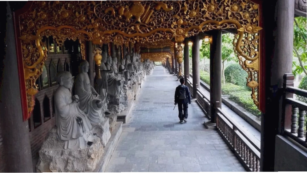 Hành lang La Hán tại Chùa Bái Đính
