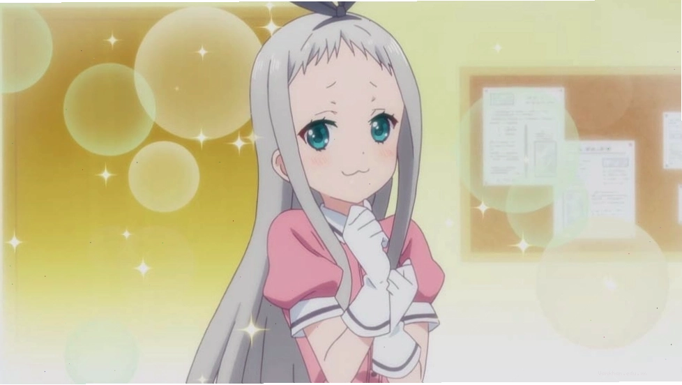 Hideri Kanzaki, nhân vật anime femboy với mái tóc hồng và phong cách thời trang ấn tượng