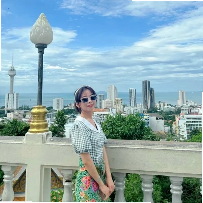 Hình ảnh minh họa cơn hắt hơi, giải thích phản ứng sinh lý tự nhiên của cơ thể.