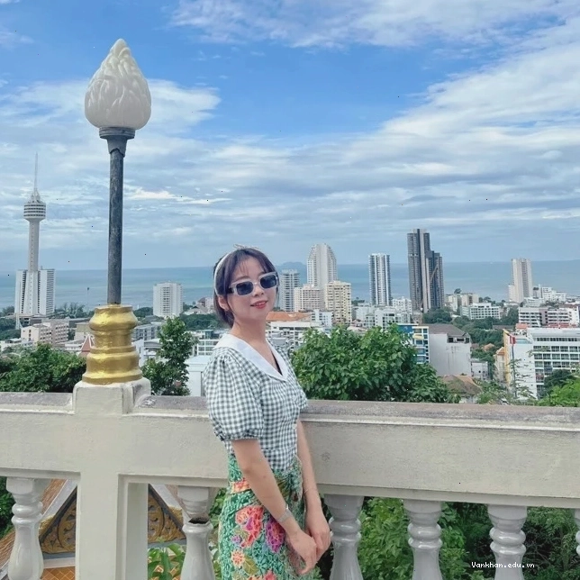 Hình ảnh minh họa giật mắt phải ở nam giới theo quan niệm dân gian