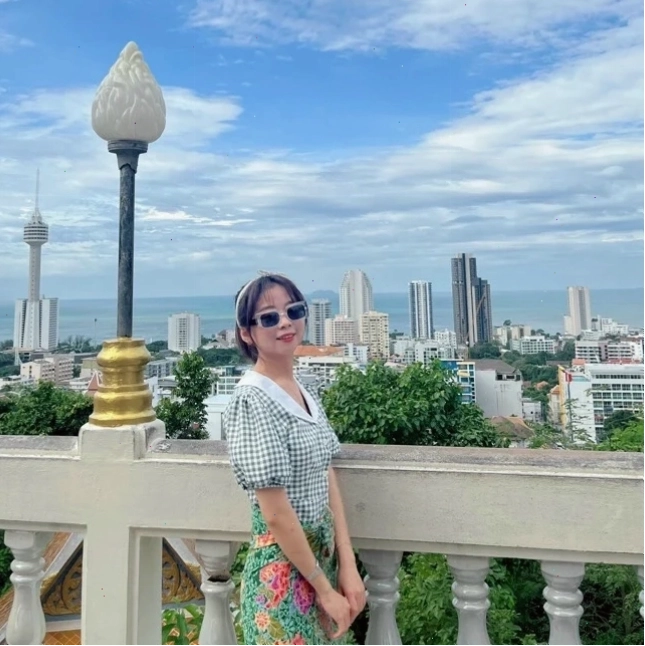 Hình ảnh minh họa người đang hắt xì hơi liên tục