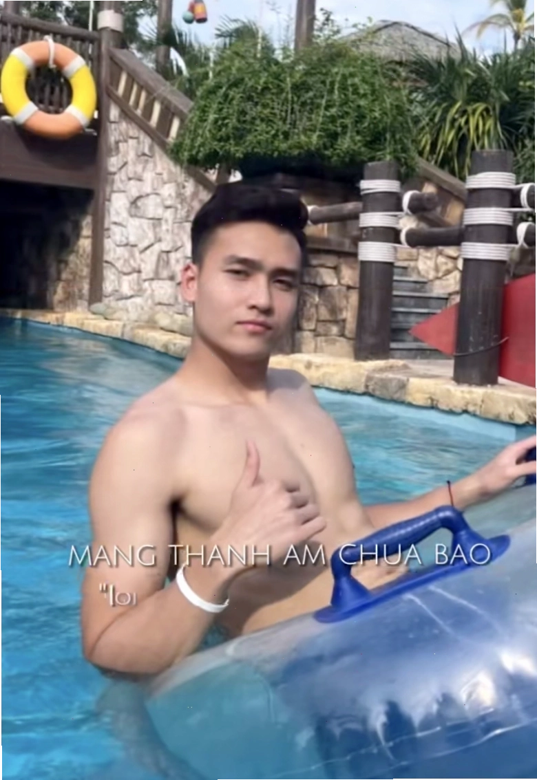 Hình ảnh một chàng trai Việt Nam với body 8 múi ấn tượng