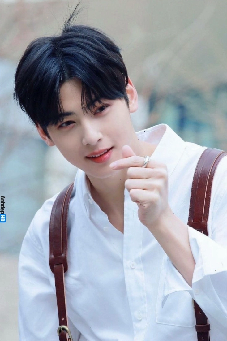 Hình ảnh trai đẹp dễ thương với ánh mắt cuốn hút