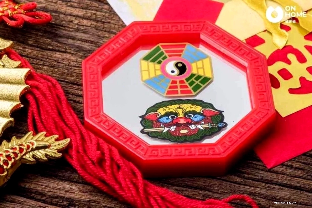 Hóa giải phong thủy bằng gương Bát Quái