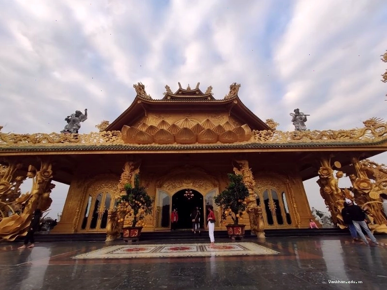 Không gian thanh tịnh bên trong chùa Phúc Lâm