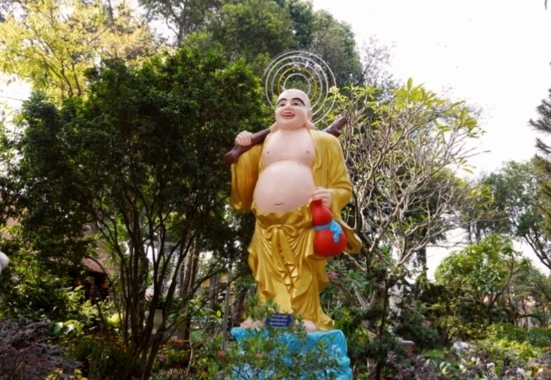 Không gian xanh mát, yên bình tại Chùa Sùng Đức