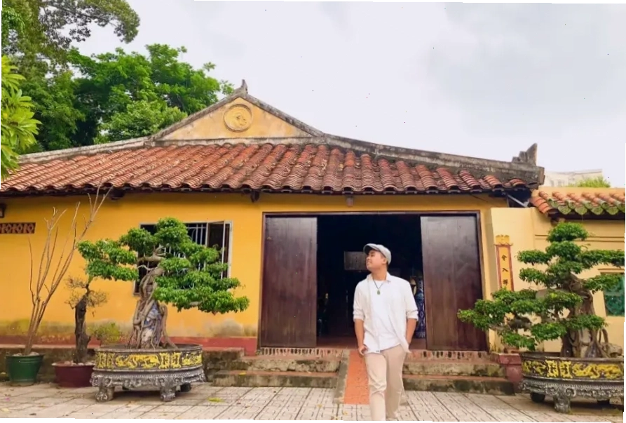 Khuôn viên rộng lớn của Chùa Hội Khánh