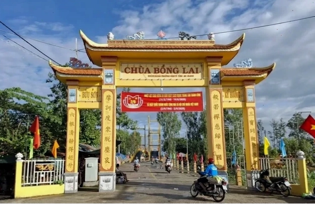 Kiến trúc đặc trưng của Chùa Bồng Lai với các chi tiết chạm khắc tinh xảo
