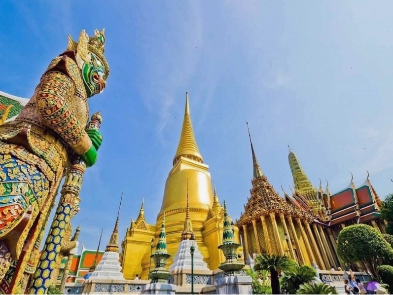 Kiến trúc độc đáo của Chùa Vàng Thái Lan
