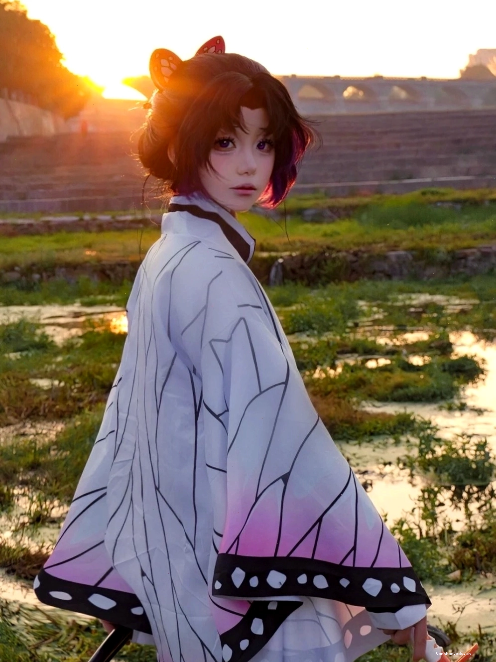 Shinobu cosplay ấn tượng với biểu cảm sắc sảo