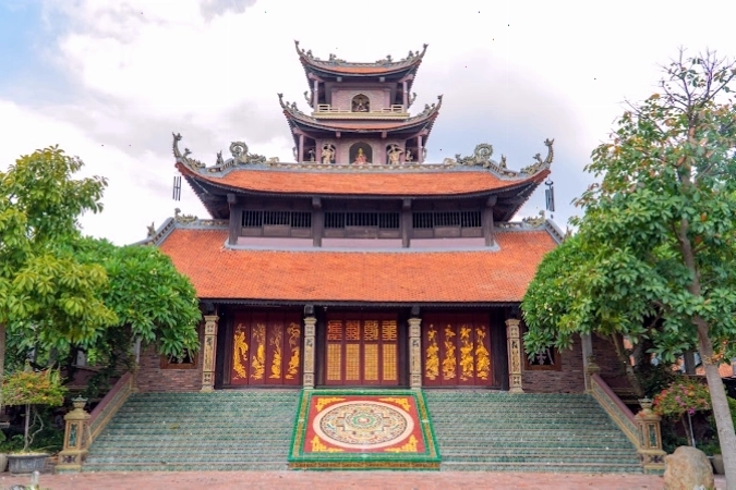Toàn cảnh Chùa Tiêu Dao Bát Tràng nhìn từ xa