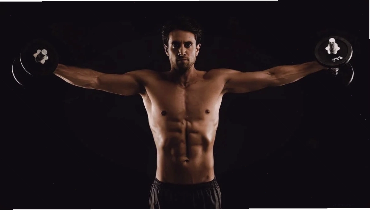 Trai đẹp 6 múi khoe body săn chắc trong phòng tập gym