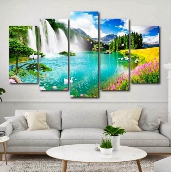 Tranh phong thủy thác nước sơn mài mang đến nguồn năng lượng tích cực cho phòng khách