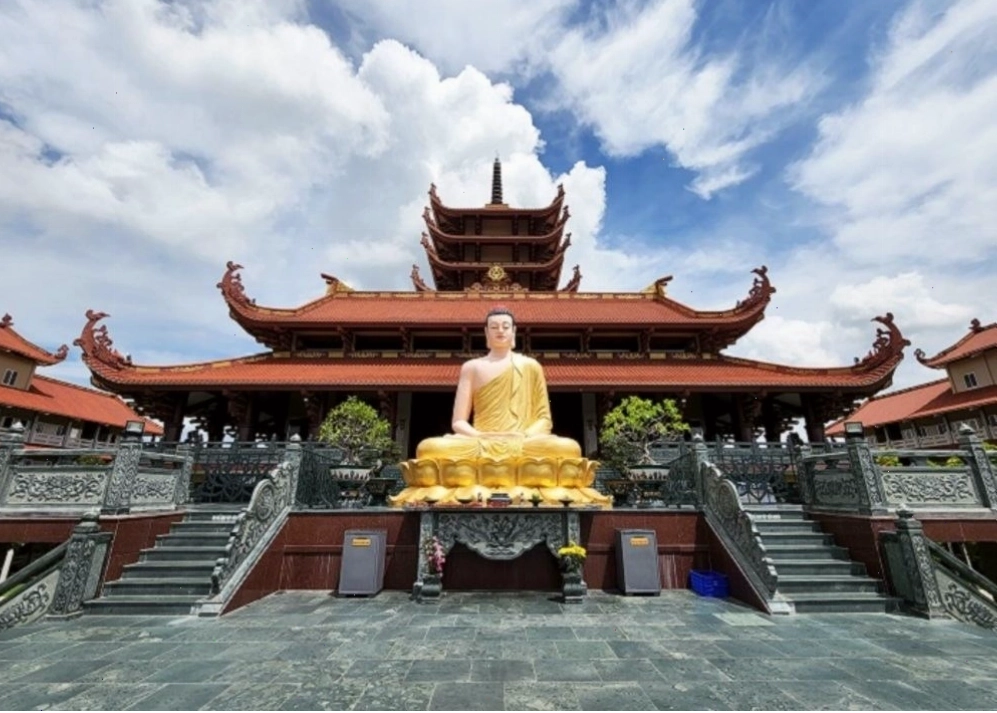 Tượng Phật lớn tại Chùa Từ Quang