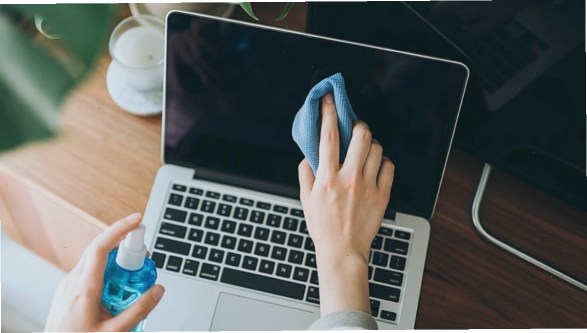 Bạn nên vệ sinh laptop thường xuyên để đảm bảo hiệu suất