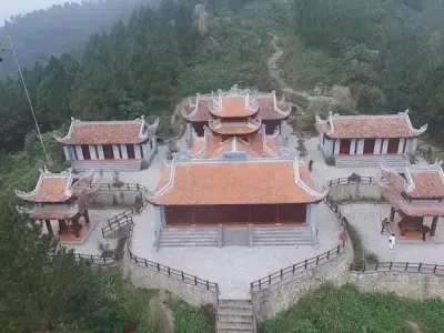 Khám phá di sản văn hóa chùa Hương Tích đầy ấn tượng