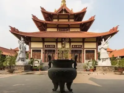 Chùa Huệ Nghiêm - Điểm đến tâm linh và văn hóa tại TP.HCM