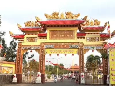 Khám phá nét đẹp kiến trúc và văn hóa độc đáo của chùa Huỳnh Đạo
