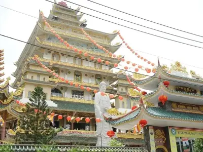 Khám phá chùa Vạn Đức - Ngôi chùa linh thiêng tại Sài Gòn