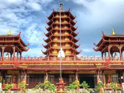 Khám phá chùa Xá Lợi - di tích lịch sử và kiến trúc độc đáo