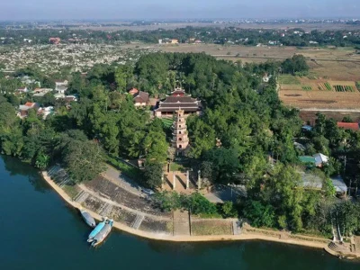 Chùa Thiên Mụ - Biểu tượng linh thiêng bên dòng sông Hương