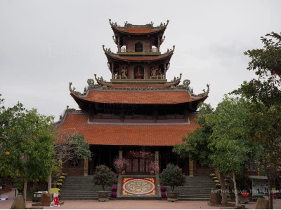 Chùa Tiêu Dao Bát Tràng Hành trình khám phá tinh hoa làng gốm