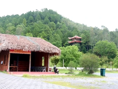 Khám phá Vũng Chùa Đảo Yến: Nơi An Nghỉ Của Người Anh Hùng