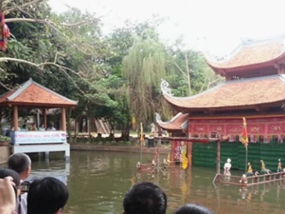 Thủy Đình Tràng An: Khám Phá Kiến Trúc Độc Đáo và Lễ Hội Sôi Động