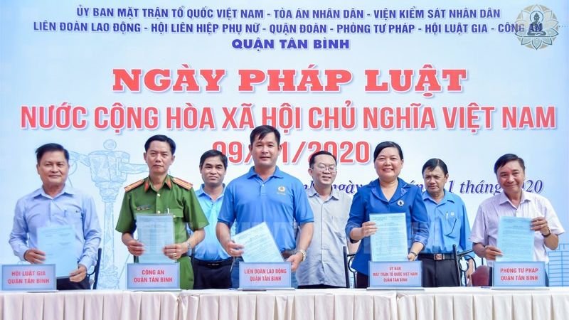 Hoạt động trong Ngày Pháp luật Việt Nam